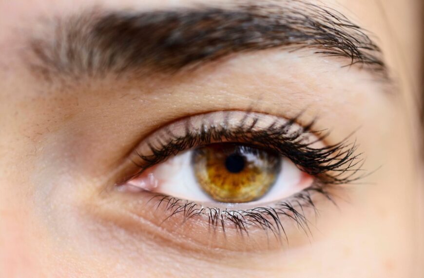 Sexroboter und Wimpern kaufen